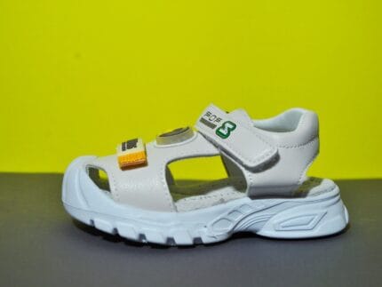 Босоніжки для хлопчиків B613-7D молочного кольору